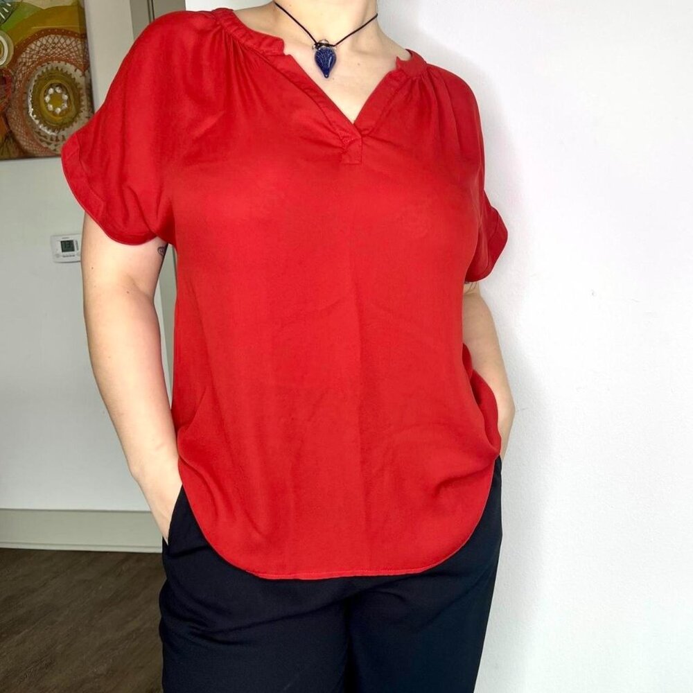 Women's Solid Red Split Neck Short Sleeve Blouse